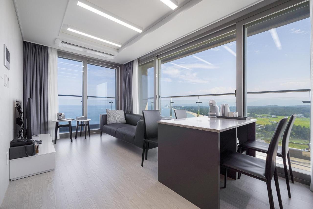 Gangneung Chonpines Ocean Suites Hotel エクステリア 写真