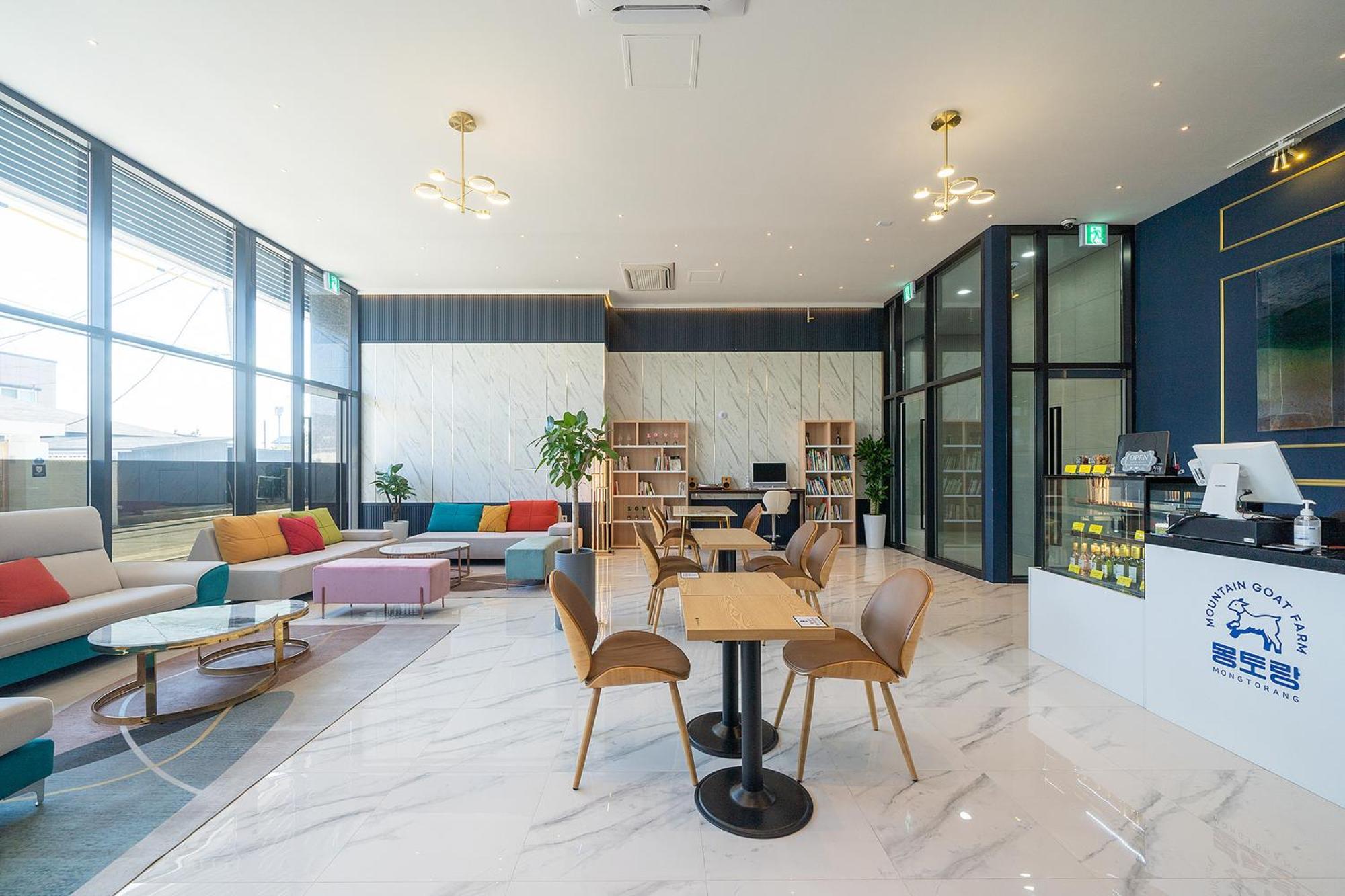 Gangneung Chonpines Ocean Suites Hotel エクステリア 写真