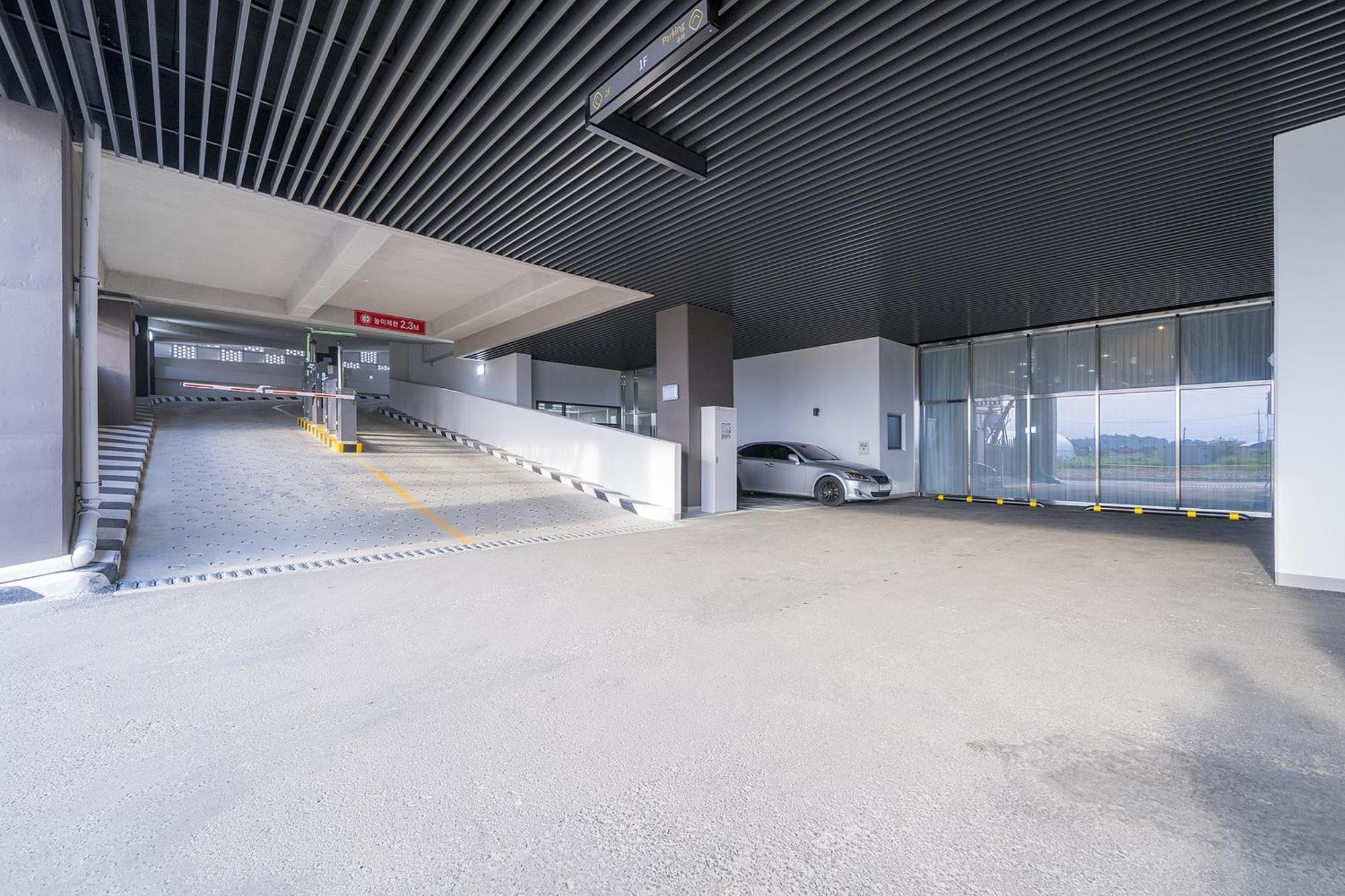 Gangneung Chonpines Ocean Suites Hotel エクステリア 写真