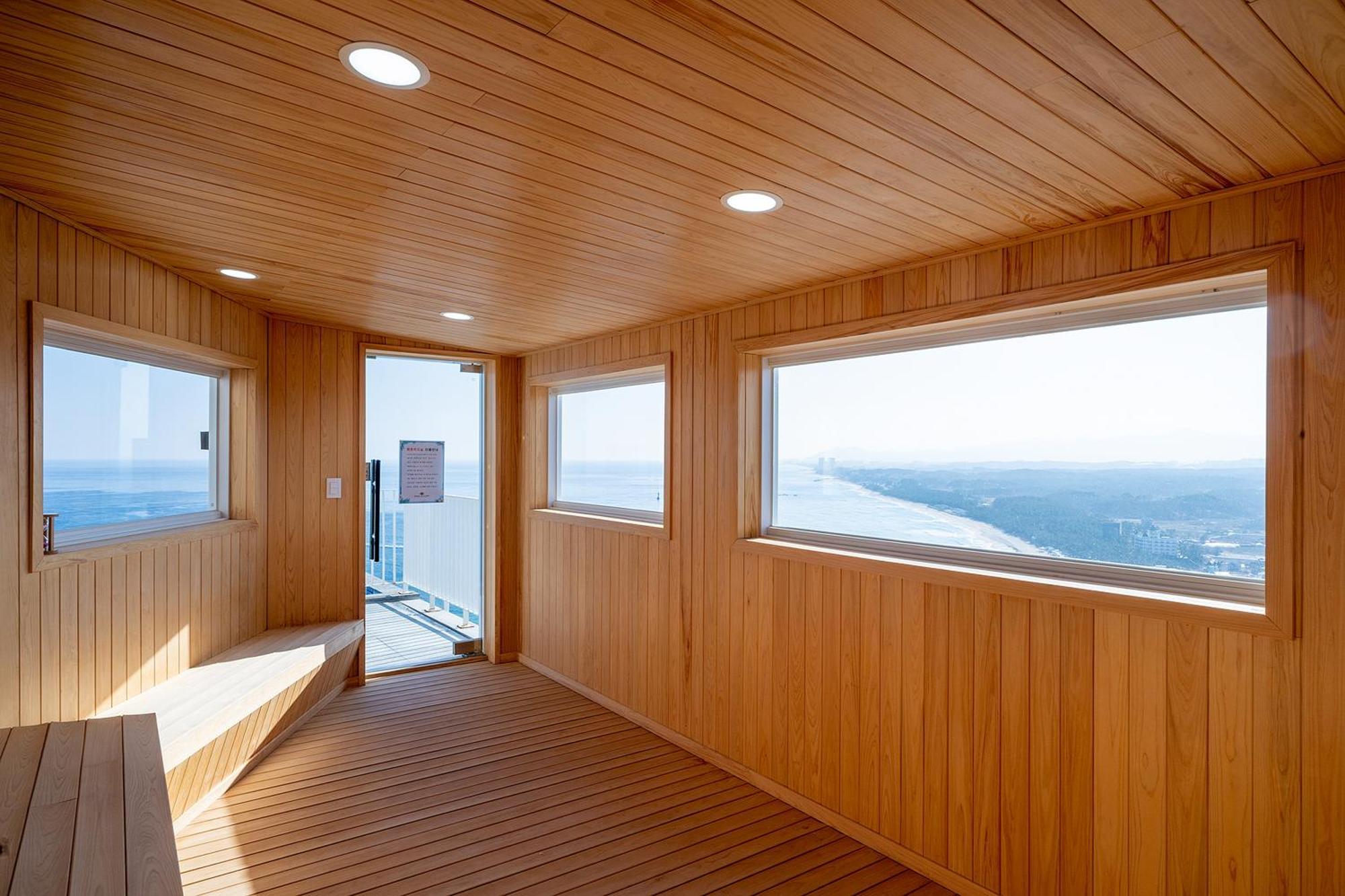 Gangneung Chonpines Ocean Suites Hotel エクステリア 写真