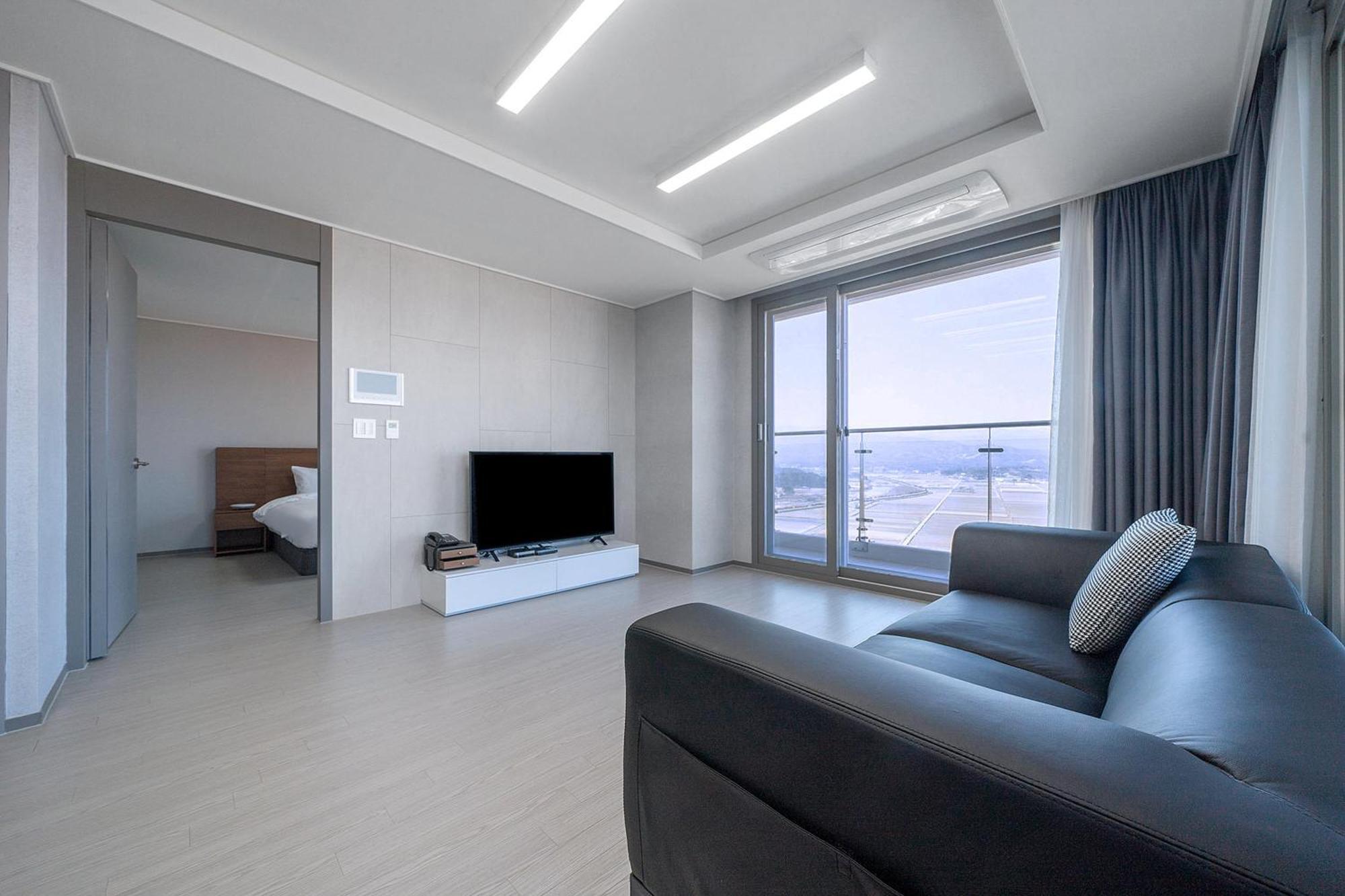 Gangneung Chonpines Ocean Suites Hotel エクステリア 写真